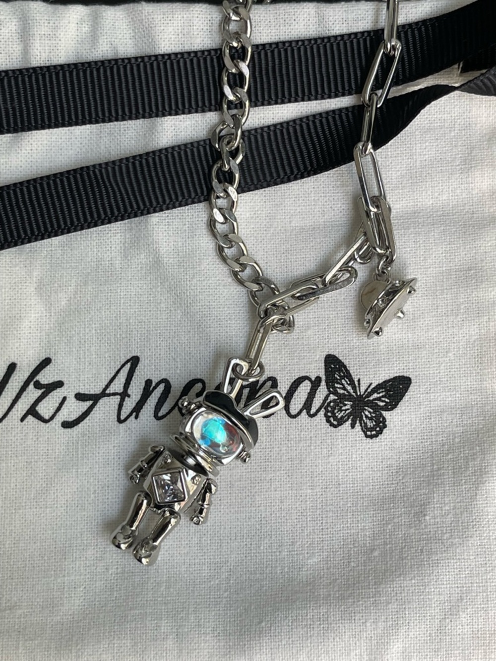 Silver alien & UFO 🛸 👽 Robot Pendant Necklace with Blue Accent movement glasses